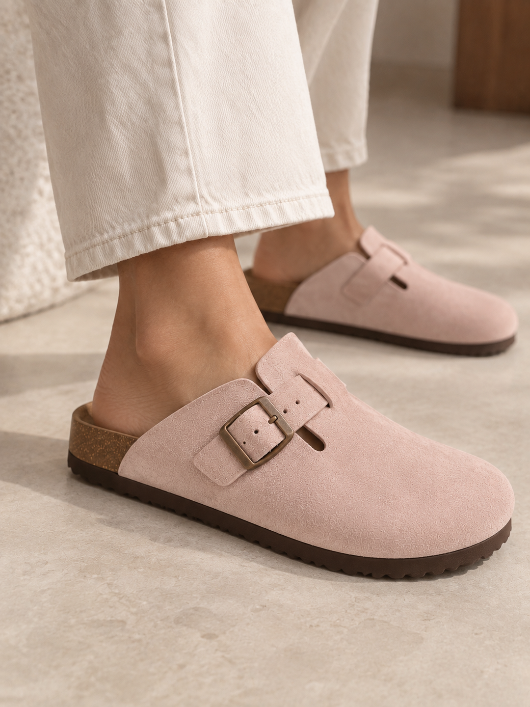 Suède clogs met kurken voetbed