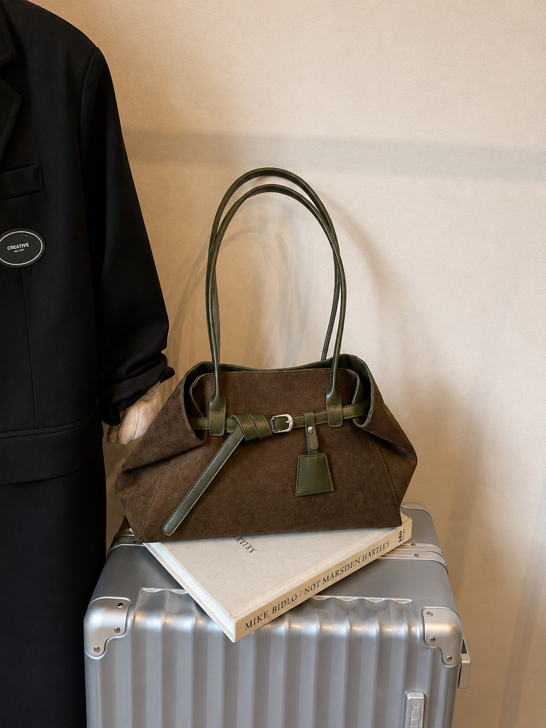 Handtas dames, kunstleer met suède-fluweel afwerking – foto 4 – Nora Janne