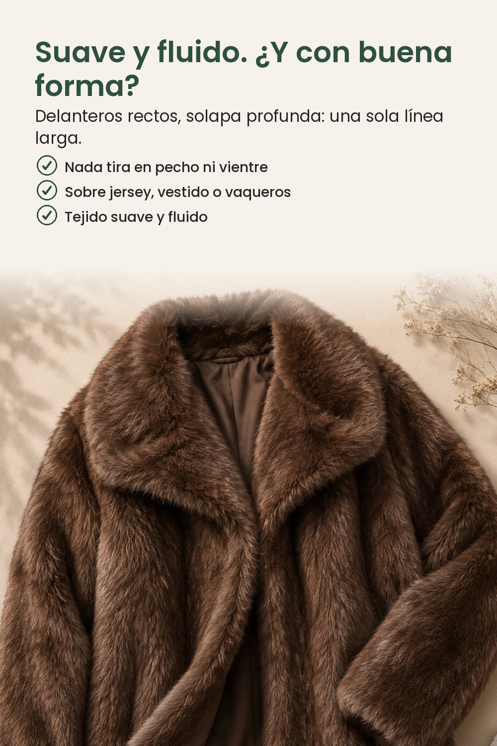 Abrigo abierto con cuello solapa – suave y amplio. ¿Y con buena forma? Delanteros rectos, solapa profunda: una sola línea larga