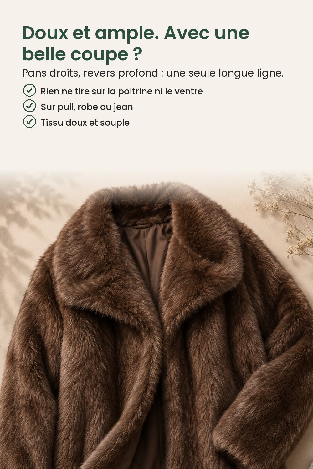 Manteau ouvert avec col revers – doux et ample. Avec une belle coupe ? Pans droits, revers profond : une seule longue ligne
