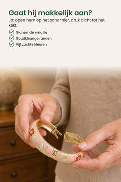 [nl] Brede armband met bloemen en blaadjes in emaille – gaat hij makkelijk aan? Hij klikt open met een scharnier