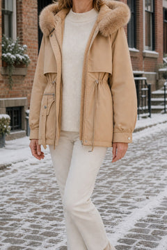Fenna Winterparka in Camel – voorkant, open gedragen