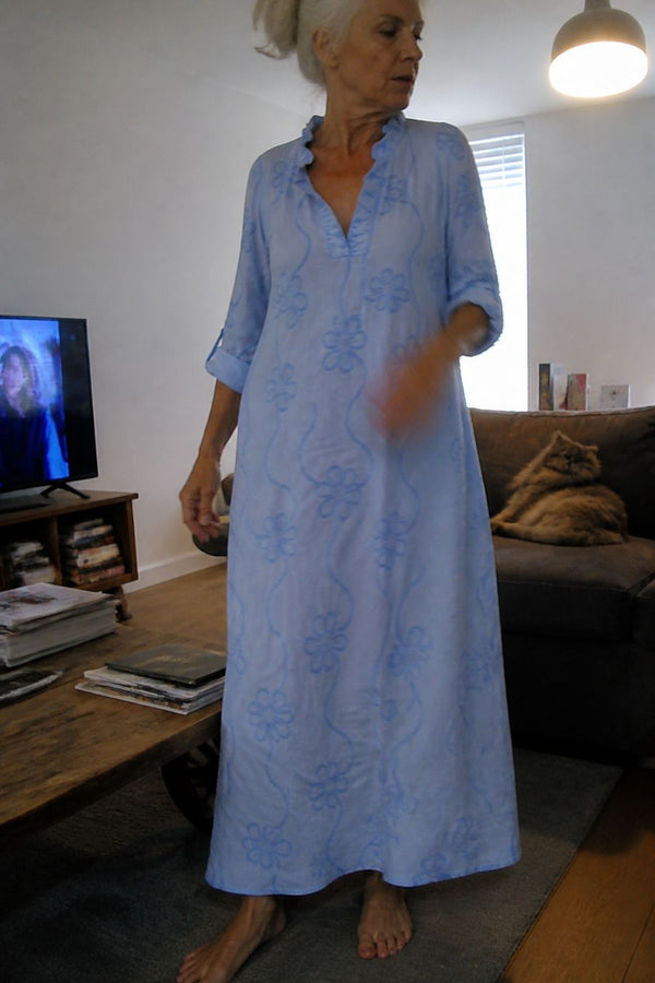 Fionnuala R. · Geborduurde maxi-jurk met bloemen
