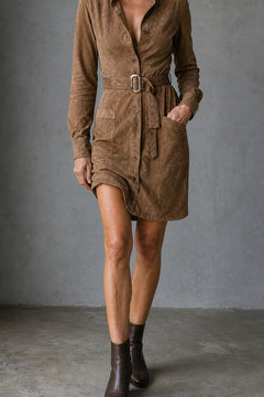 Sanne Suède Blousejurk in Camel – vooraanzicht